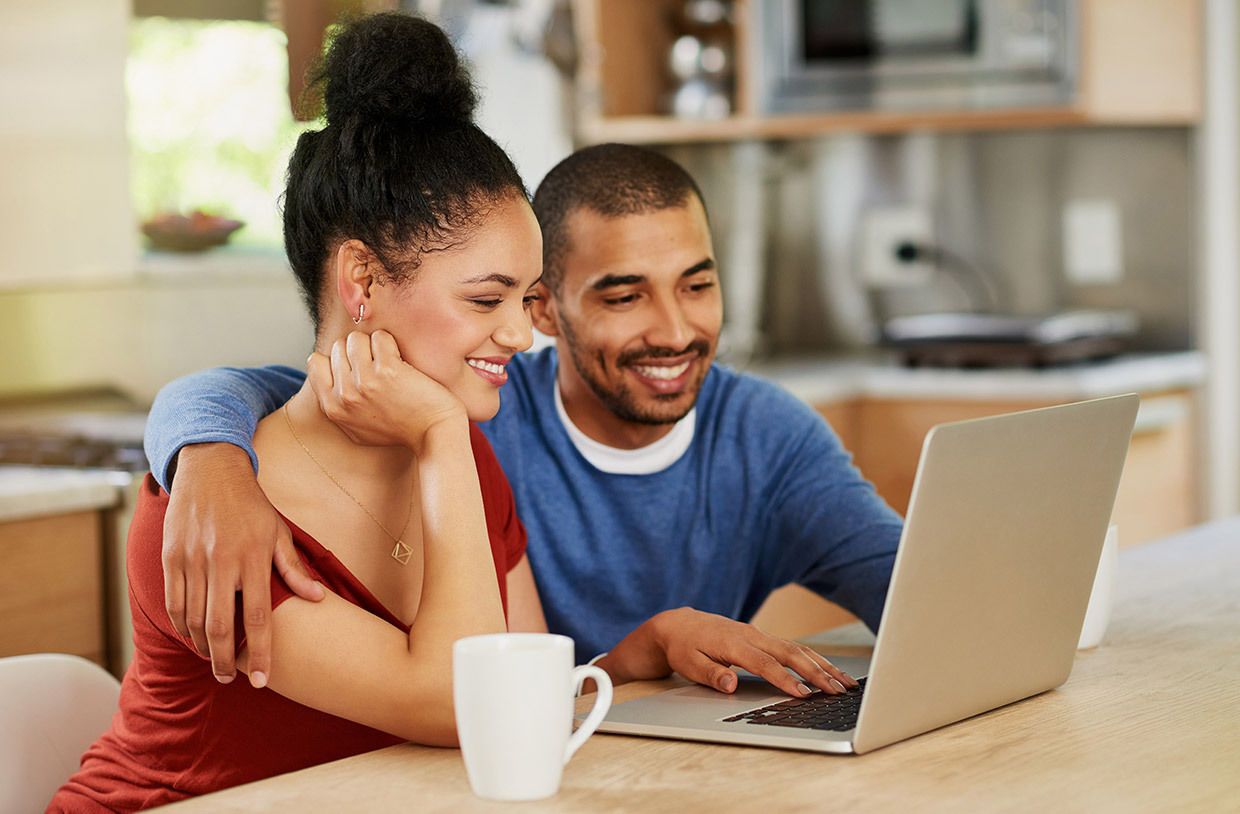 Première acquisition jeune couple : l&rsquo;assurance emprunteur expliquée simplement